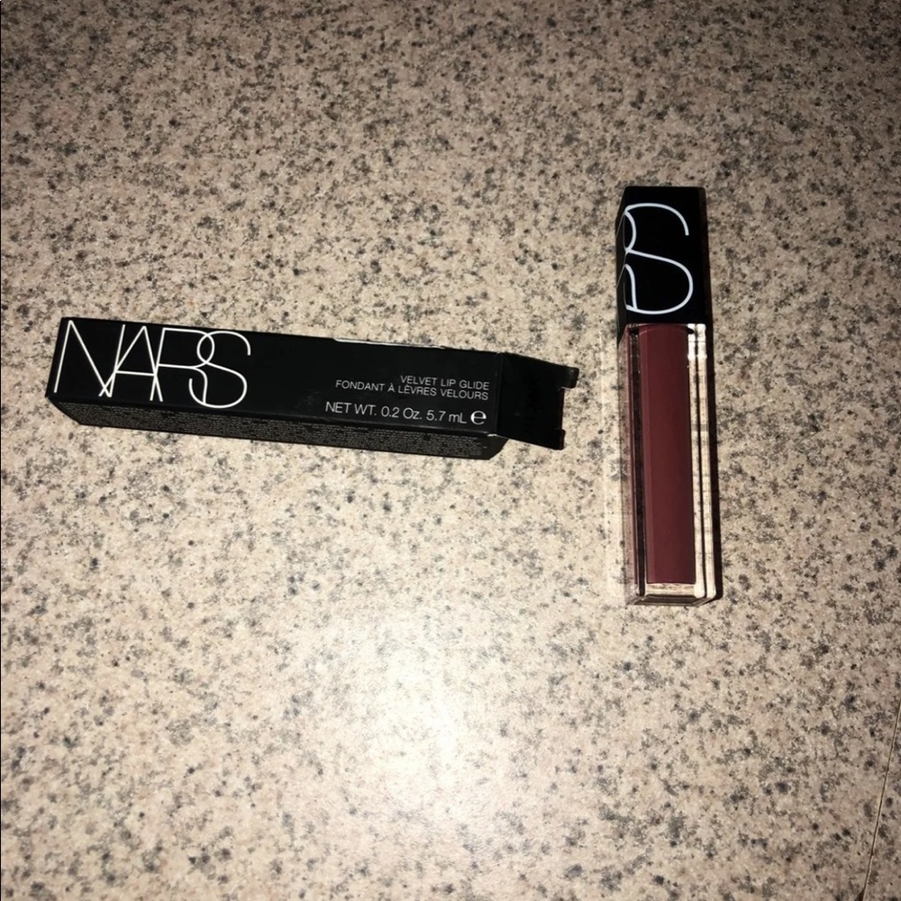 NARS semi-matte finish